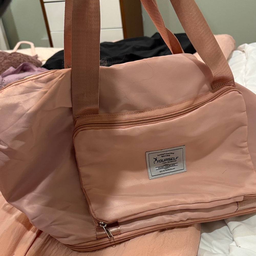 Amazon Women's Peach Travel Bag